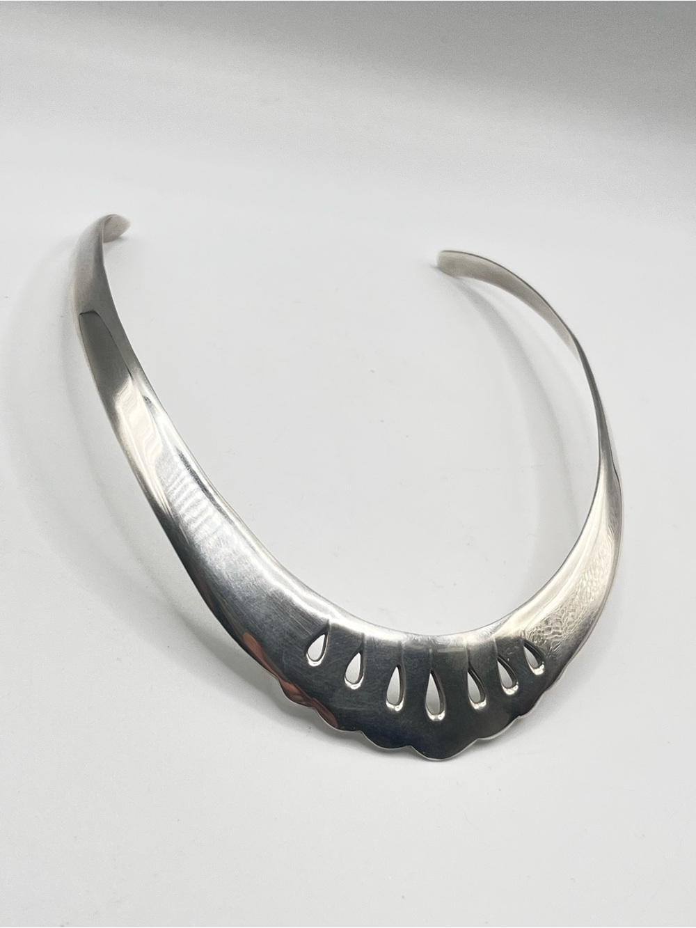Vintage Taxco Sterling Silver Collar Necklace with Teardrop Cutouts signed
